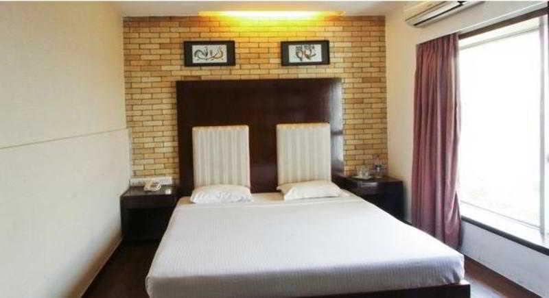 Fabhotel Savoy Suites Mumbai Airport Exterior foto