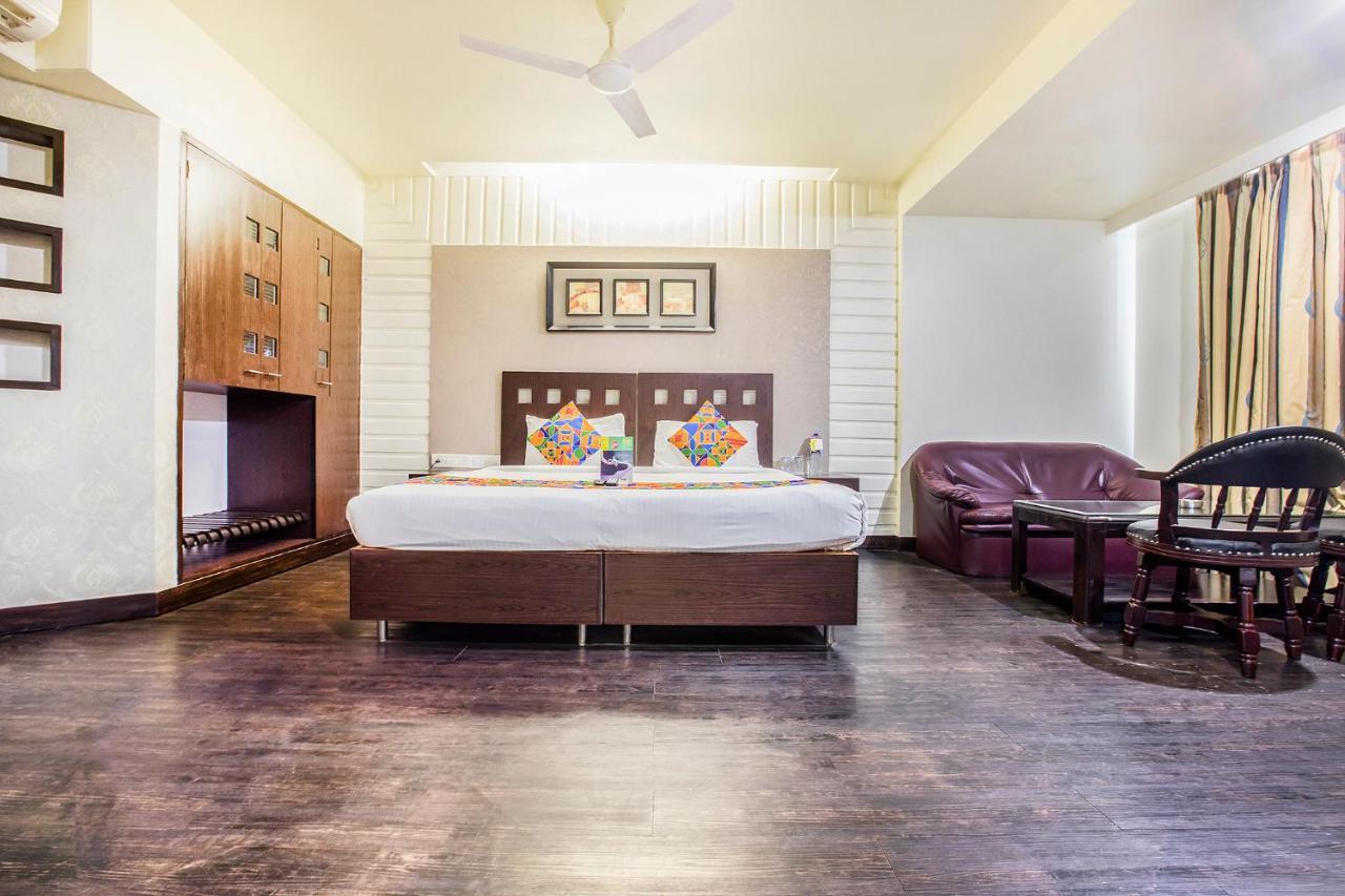 Fabhotel Savoy Suites Mumbai Airport Exterior foto